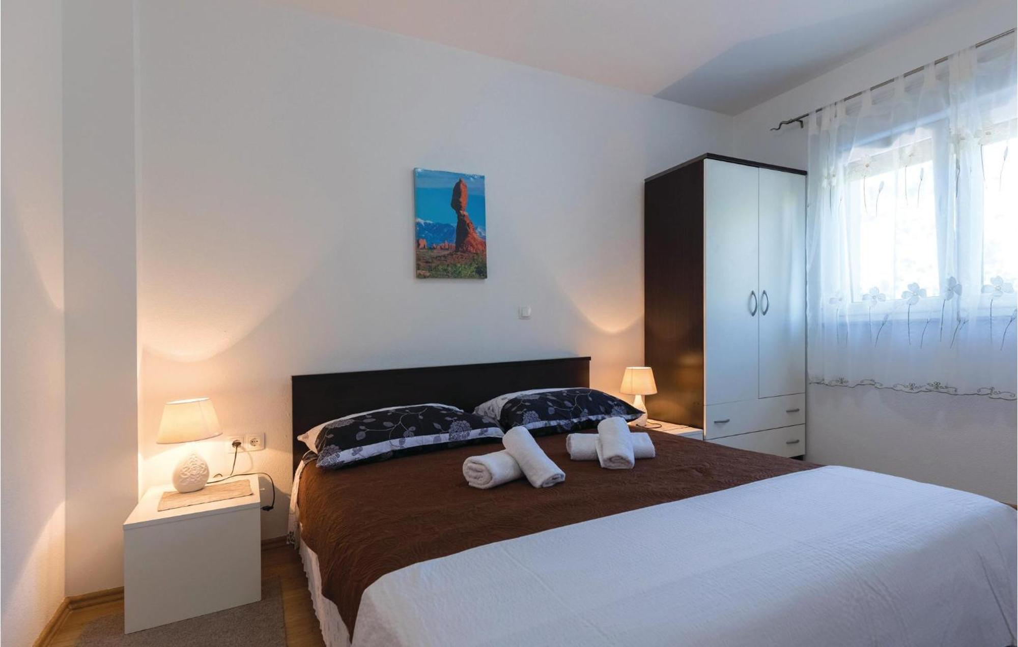 1 Bedroom Cozy Apartment In Klek Bagian luar foto