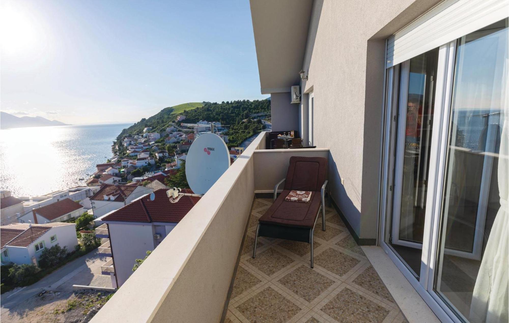 1 Bedroom Cozy Apartment In Klek Bagian luar foto