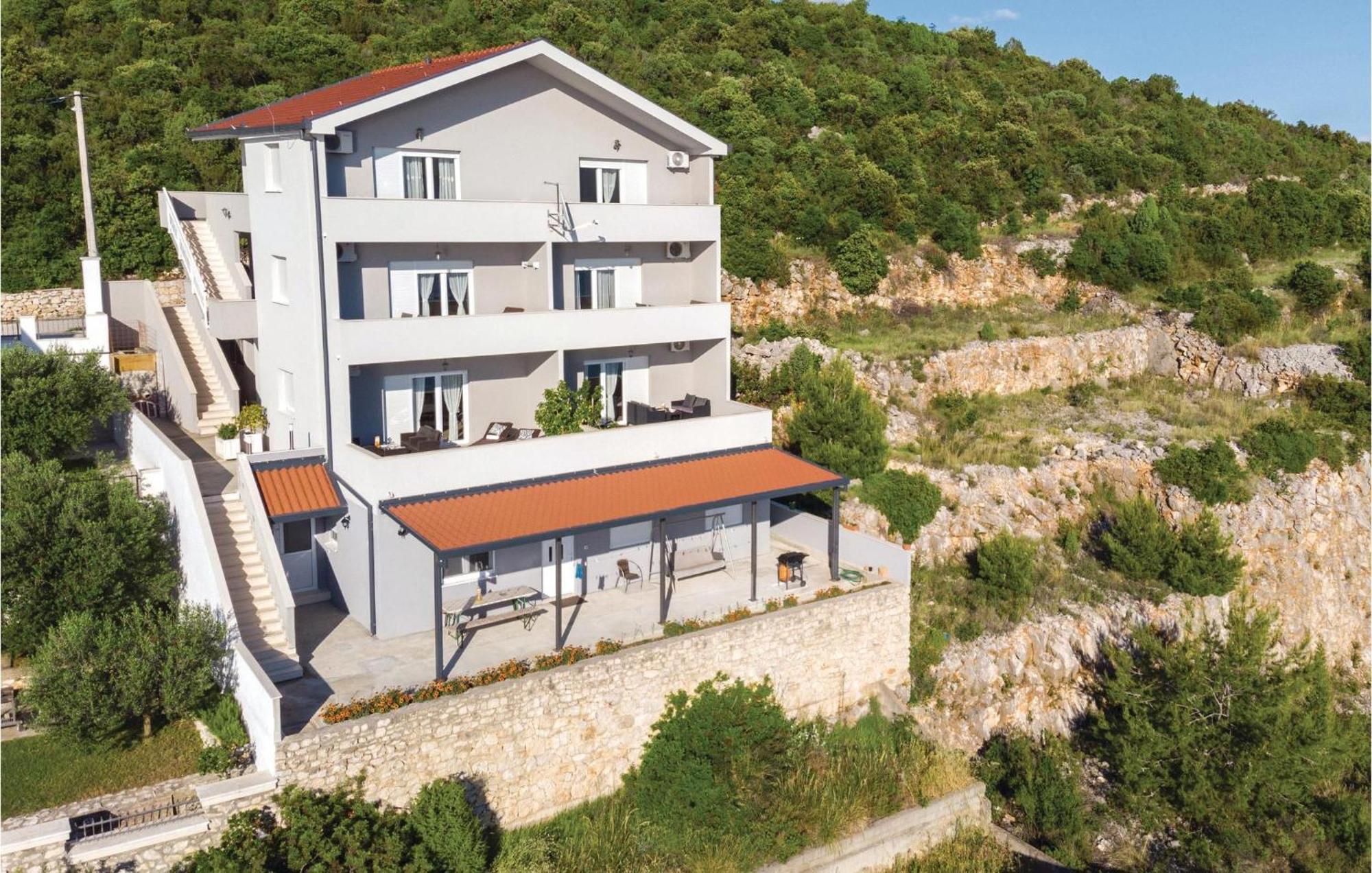 1 Bedroom Cozy Apartment In Klek Bagian luar foto